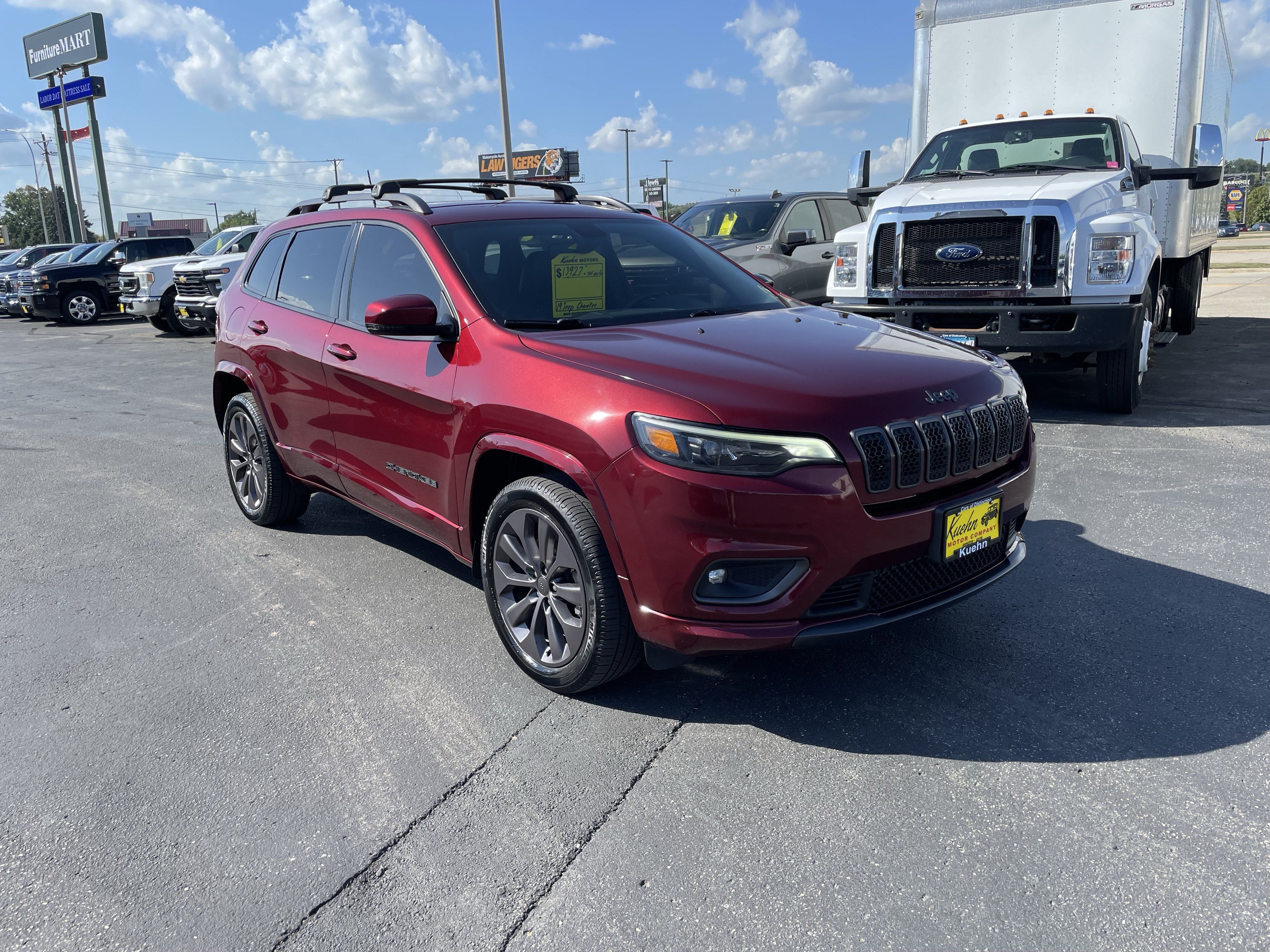 Used 2019 Jeep Cherokee Limited AWD/4WD image 2