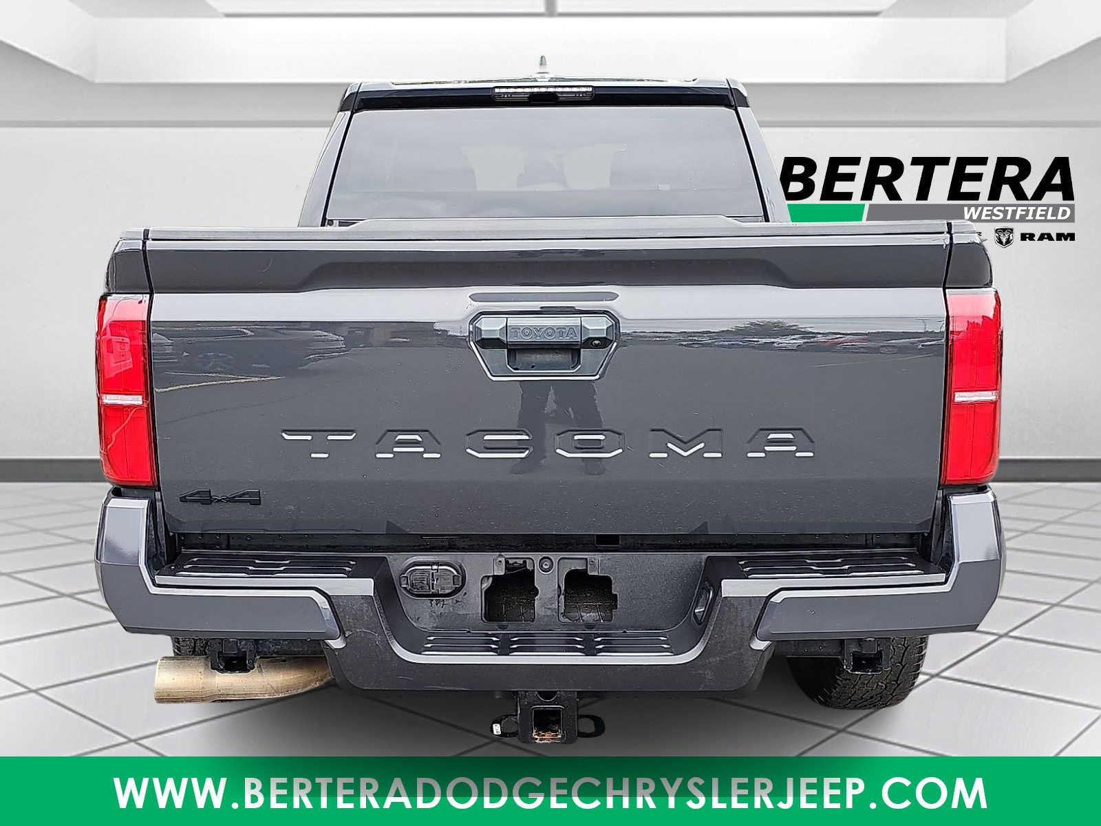 Used 2024 Toyota Tacoma TRD Off-Road AWD/4WD image 5