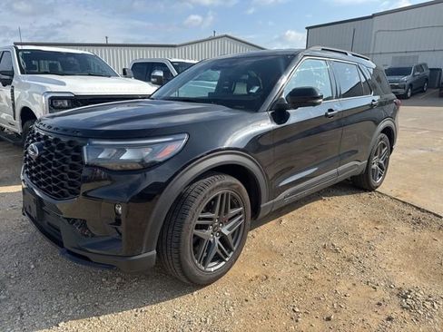 Used 2025 Ford Explorer ST-Line w/ ST-Line Street Pack AWD/4WD image 1