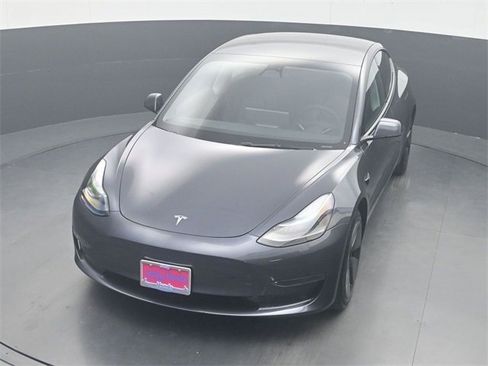 Used 2023 Tesla Model 3 Standard Range image 19