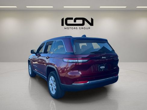 Used 2023 Jeep Grand Cherokee Limited w/ Luxury Tech Group II RWD image 3