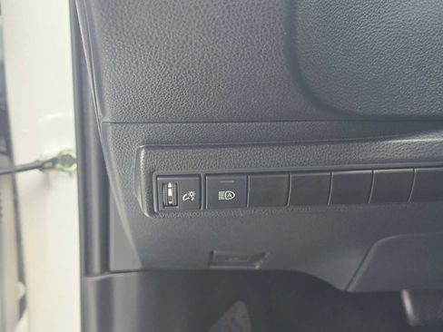Used 2022 Toyota Corolla LE FWD image 23
