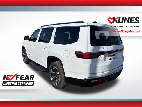 Used 2024 Jeep Wagoneer Series III AWD/4WD image 7