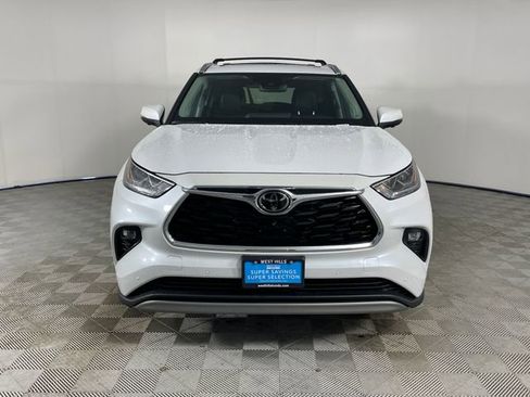 Used 2023 Toyota Highlander Platinum AWD/4WD image 18