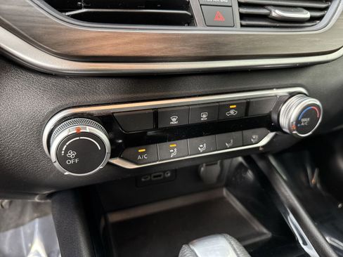 Certified 2024 Nissan Altima 2.5 SV image 10