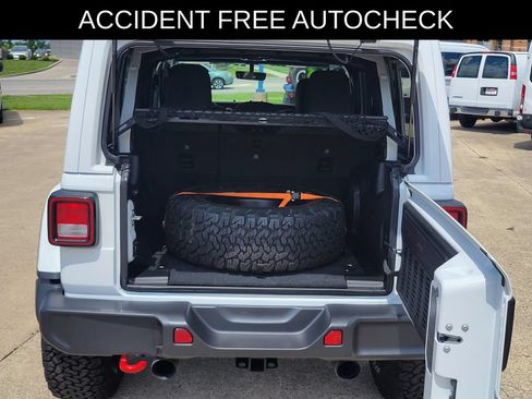 Used 2023 Jeep Wrangler Unlimited Rubicon w/ Cold Weather Group AWD/4WD image 7