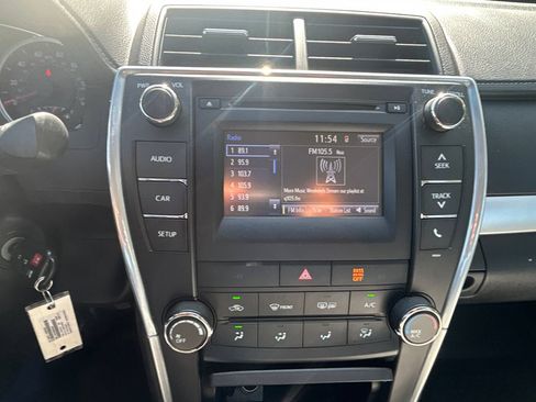 Used 2016 Toyota Camry SE FWD image 16