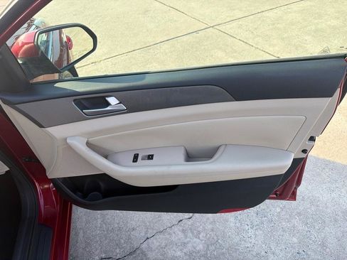 Used 2015 Hyundai Sonata SE w/ Option Group 09 FWD image 29