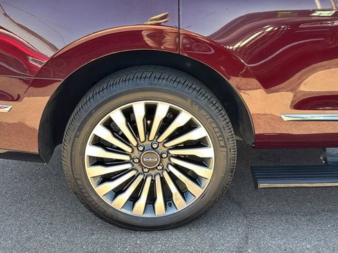 Used 2020 Lincoln Navigator Reserve w/ Luxury Package AWD/4WD image 27