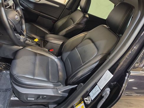 Used 2025 Ford Escape Platinum AWD/4WD image 13