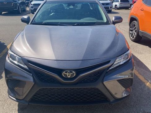 Used 2018 Toyota Camry SE w/ Moonroof Package image 1