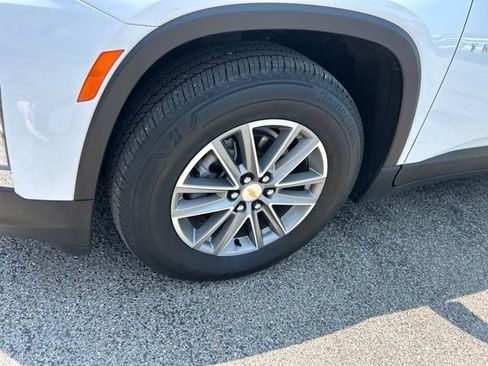 Used 2023 Chevrolet Traverse LT w/ LPO, Cargo Package AWD/4WD image 10