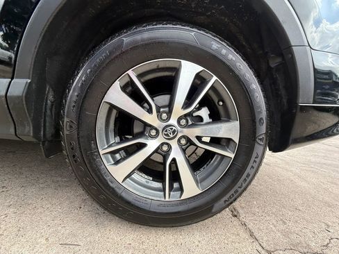 Used 2018 Toyota RAV4 XLE FWD image 24