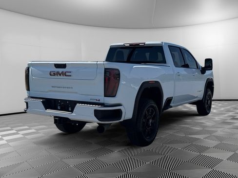 Used 2025 GMC Sierra 2500 AT4 AWD/4WD image 8