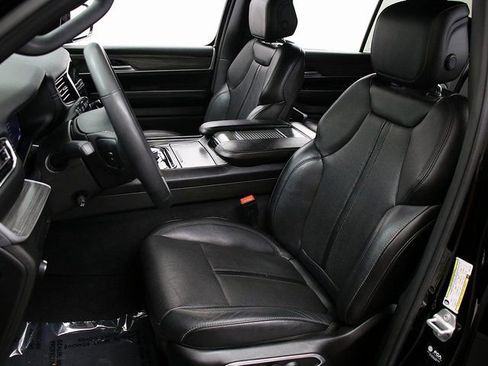 Used 2023 Jeep Wagoneer L Series III w/ Preferred Equipment Group image 9