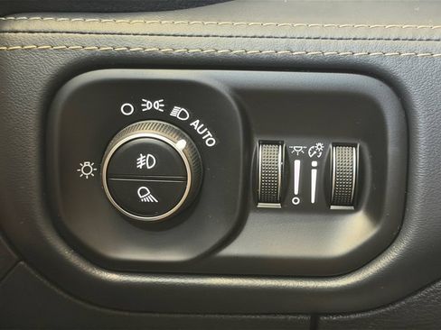 Used 2019 RAM 1500 Limited AWD/4WD image 25