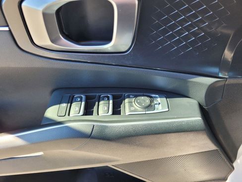 Used 2022 Kia Sorento LX image 23