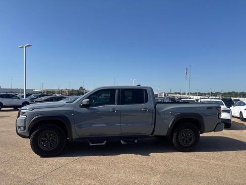 Certified 2025 Nissan Frontier PRO-4X w/ Pro Convenience Package AWD/4WD image 10