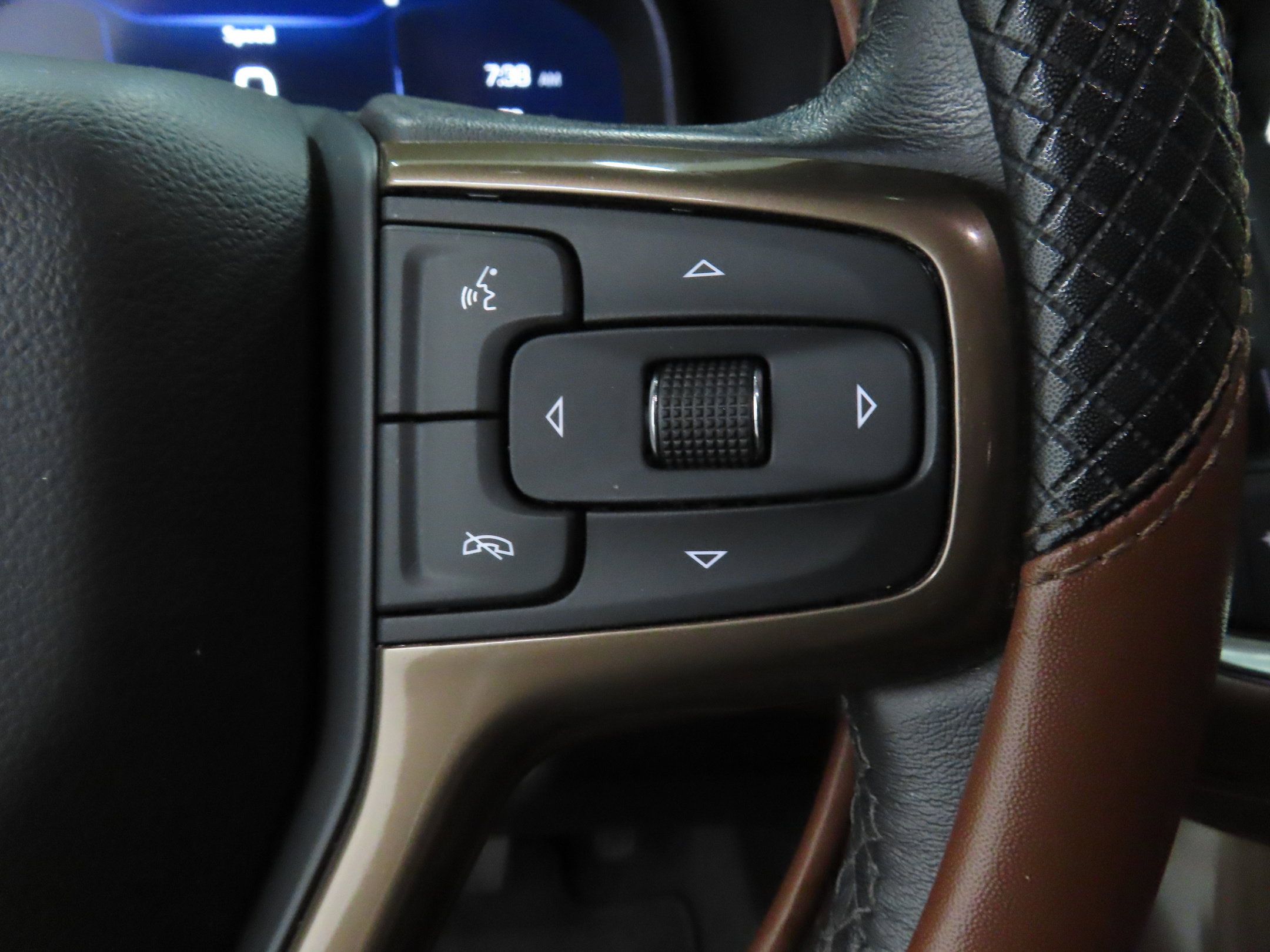 Used 2022 Chevrolet Tahoe High Country AWD/4WD image 14