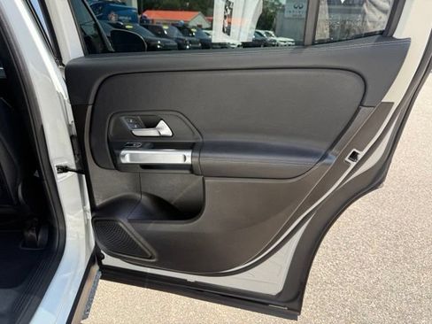 Used 2020 Mercedes-Benz GLB 250 4MATIC image 38