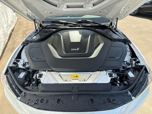 New 2026 BMW i4 eDrive40 w/ M Sport Package RWD image 8