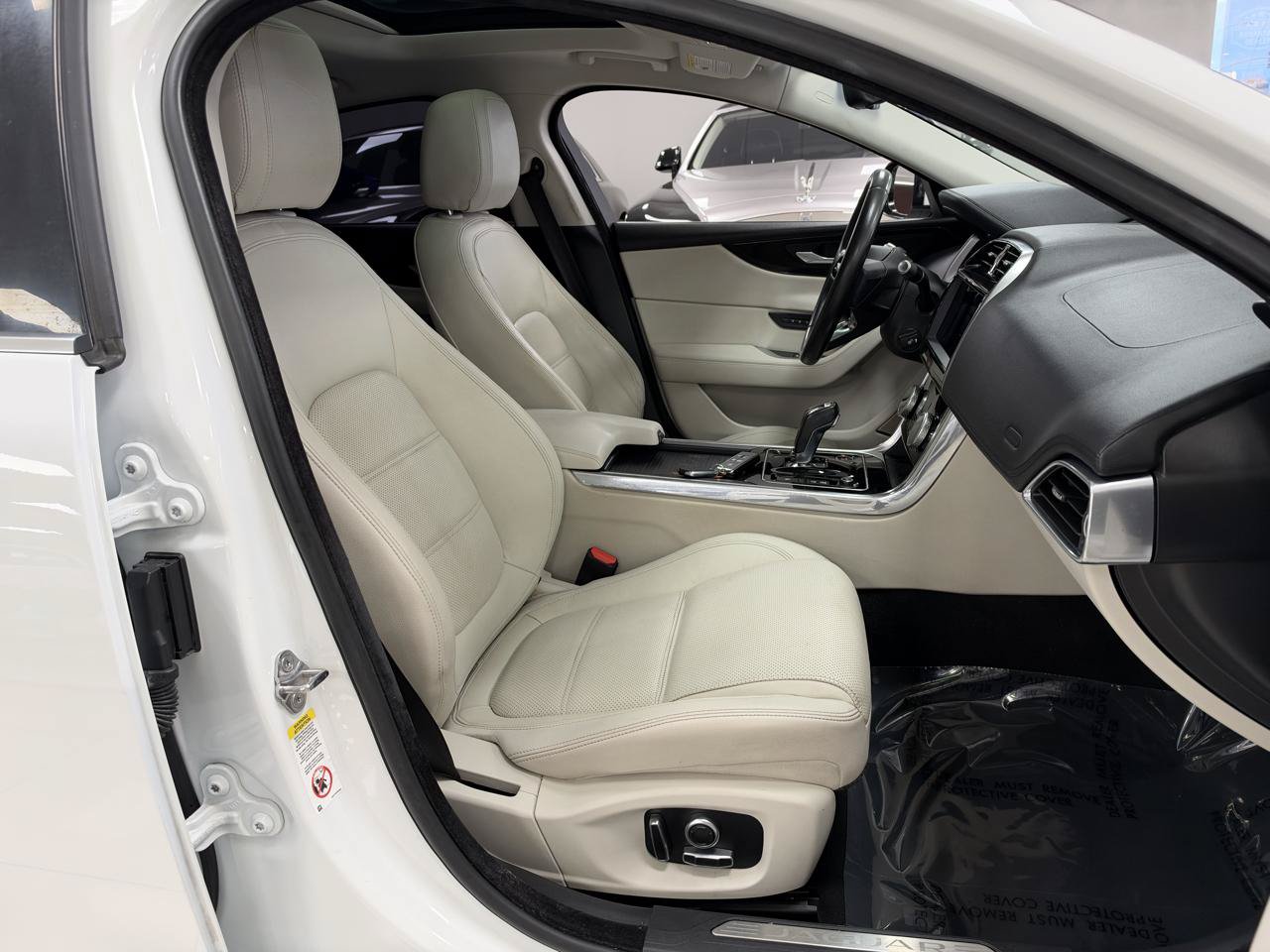 Used 2020 Jaguar XE S RWD image 25