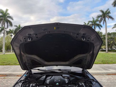 Used 2020 BMW 750i xDrive w/ Executive Package image 40