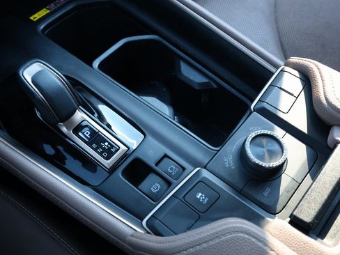 Used 2024 Toyota Grand Highlander MAX Platinum image 25