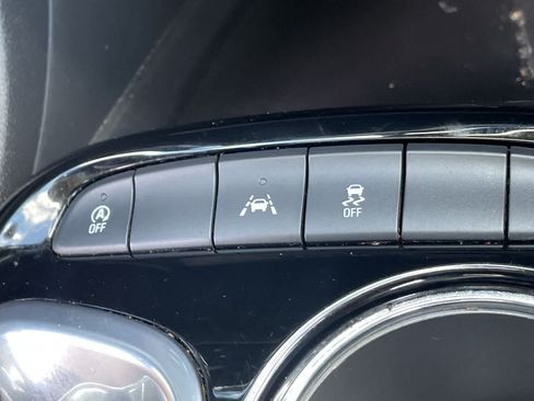 Used 2023 Buick Encore GX Essence w/ Experience Buick Package FWD image 31