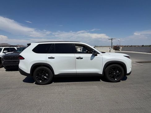 Used 2025 Toyota Grand Highlander AWD Hybrid image 3