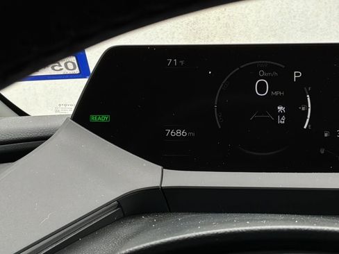 Used 2025 Toyota Prius LE image 37