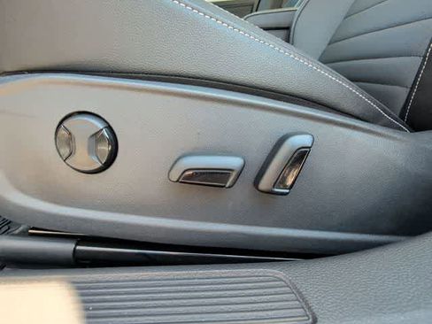 Used 2023 Volkswagen Jetta SE image 14