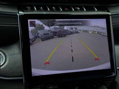 Used 2022 Jeep Grand Cherokee Limited AWD/4WD image 27