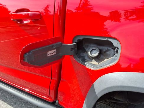 Used 2020 Chevrolet Colorado ZR2 AWD/4WD image 12