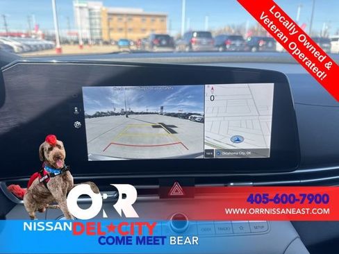 Used 2025 Hyundai Elantra Limited FWD image 23