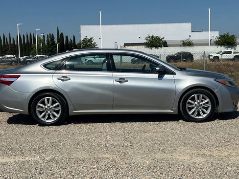 Used 2015 Toyota Avalon XLE FWD image 9