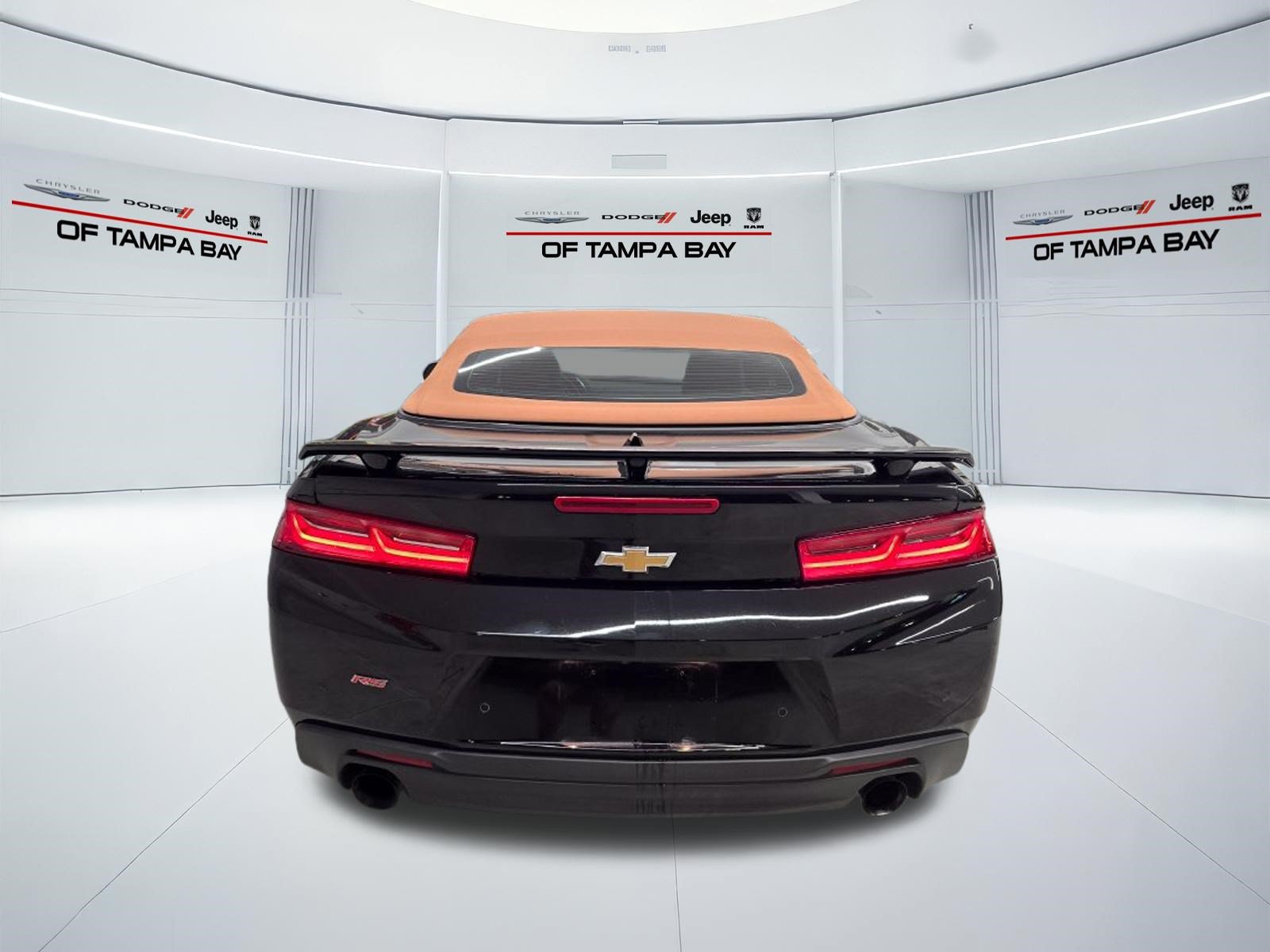 Used 2018 Chevrolet Camaro LT RWD image 5