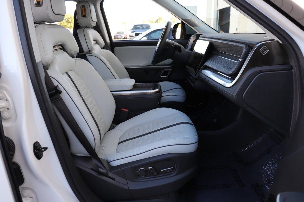 Used 2023 Rivian R1S Adventure Quad AWD/4WD image 33