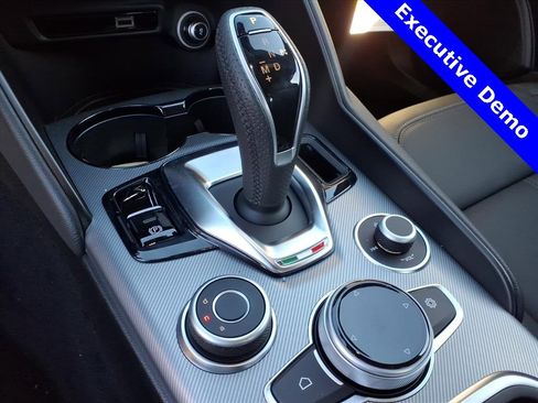 New 2025 Alfa Romeo Giulia w/ Driving Assist Package image 22