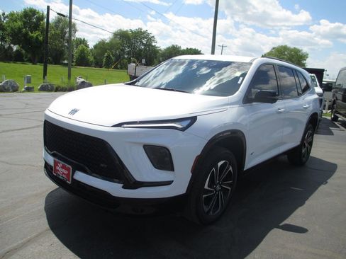 Certified 2025 Buick Enclave Sport Touring FWD image 11