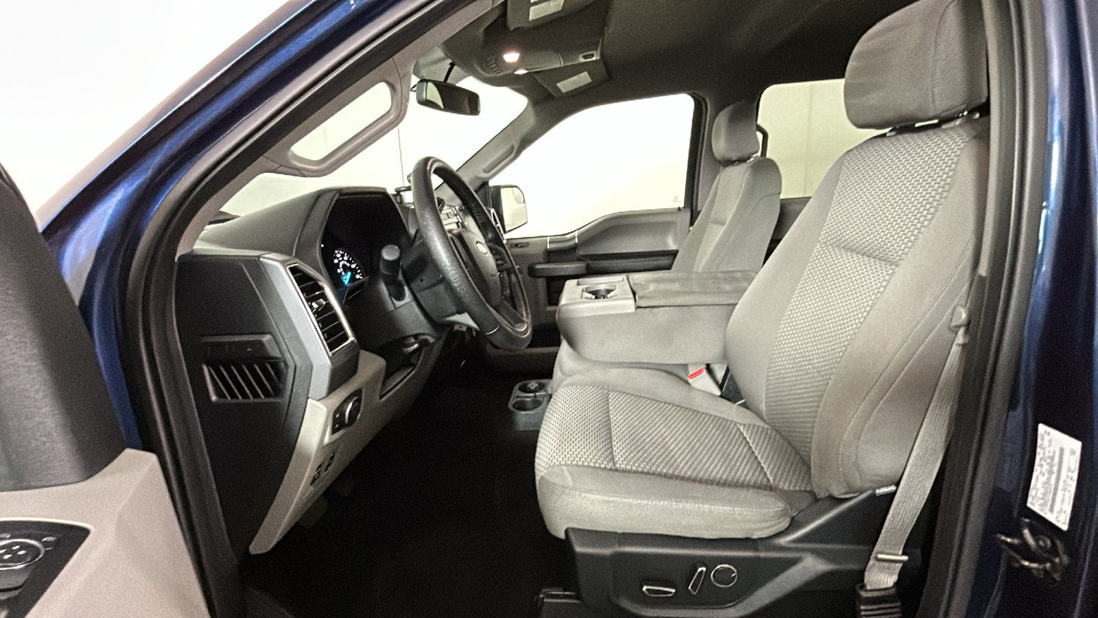 Used 2015 Ford F150 XLT w/ Equipment Group 302A Luxury AWD/4WD image 14