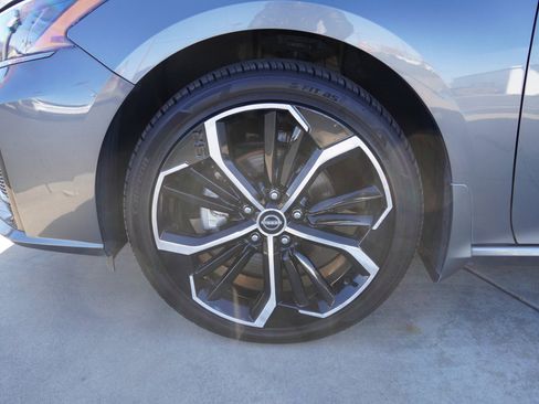 Used 2024 Nissan Altima 2.5 SR w/ SR Premium Package image 13