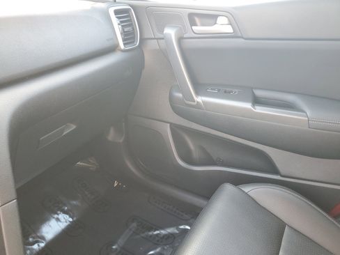 Certified 2020 Kia Sportage S image 26
