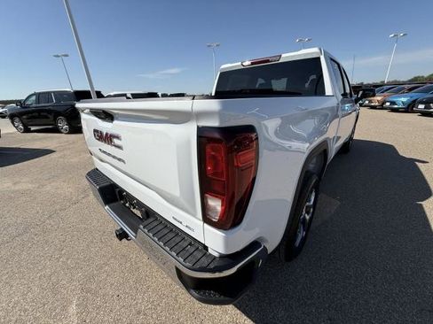 New 2026 GMC Sierra 1500 SLE image 14