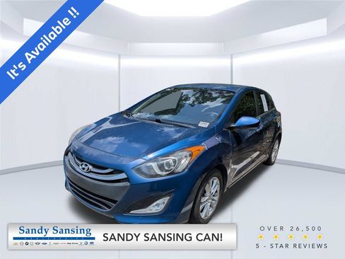 Used 2015 Hyundai Elantra GT FWD image 1