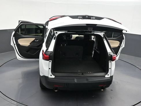Used 2023 Chevrolet Traverse LS FWD image 36