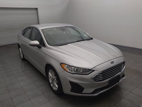 Used 2019 Ford Fusion SE FWD image 13