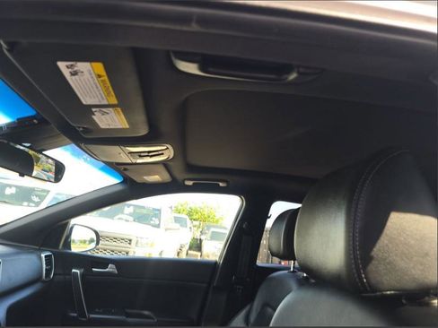 Used 2022 Kia Sportage Nightfall Edition image 26