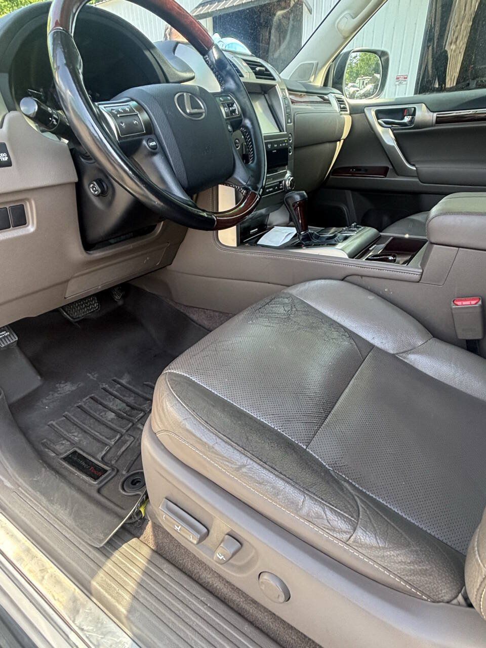 Used 2017 Lexus GX 460 Premium w/ Premium Package AWD/4WD image 13
