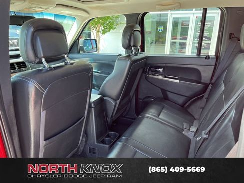 Used 2012 Jeep Liberty Limited Jet w/ Comfort/Convenience Group AWD/4WD image 16